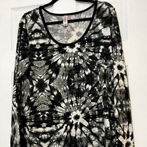 Black and White Tye Dye Long Sleeve XL Top